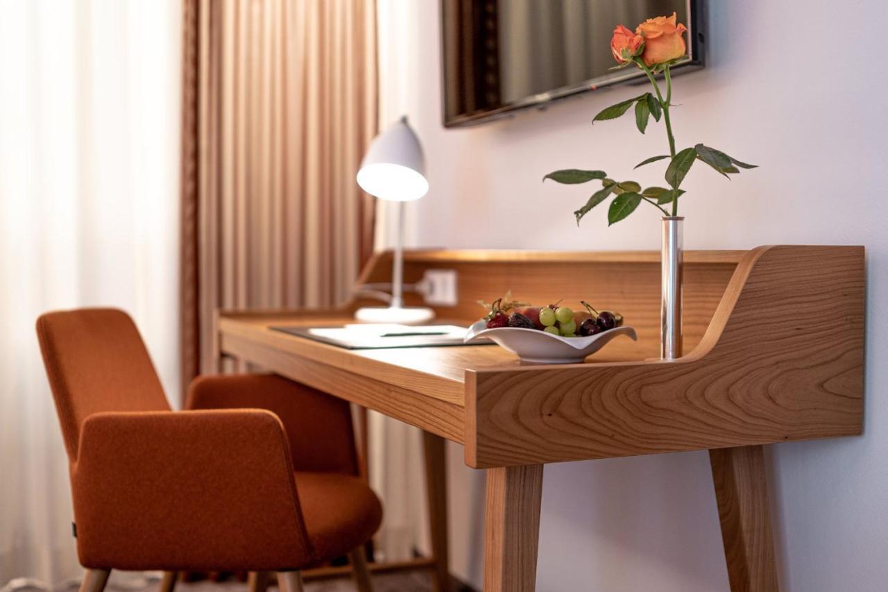 Hotel Adler Asperg Buitenkant foto