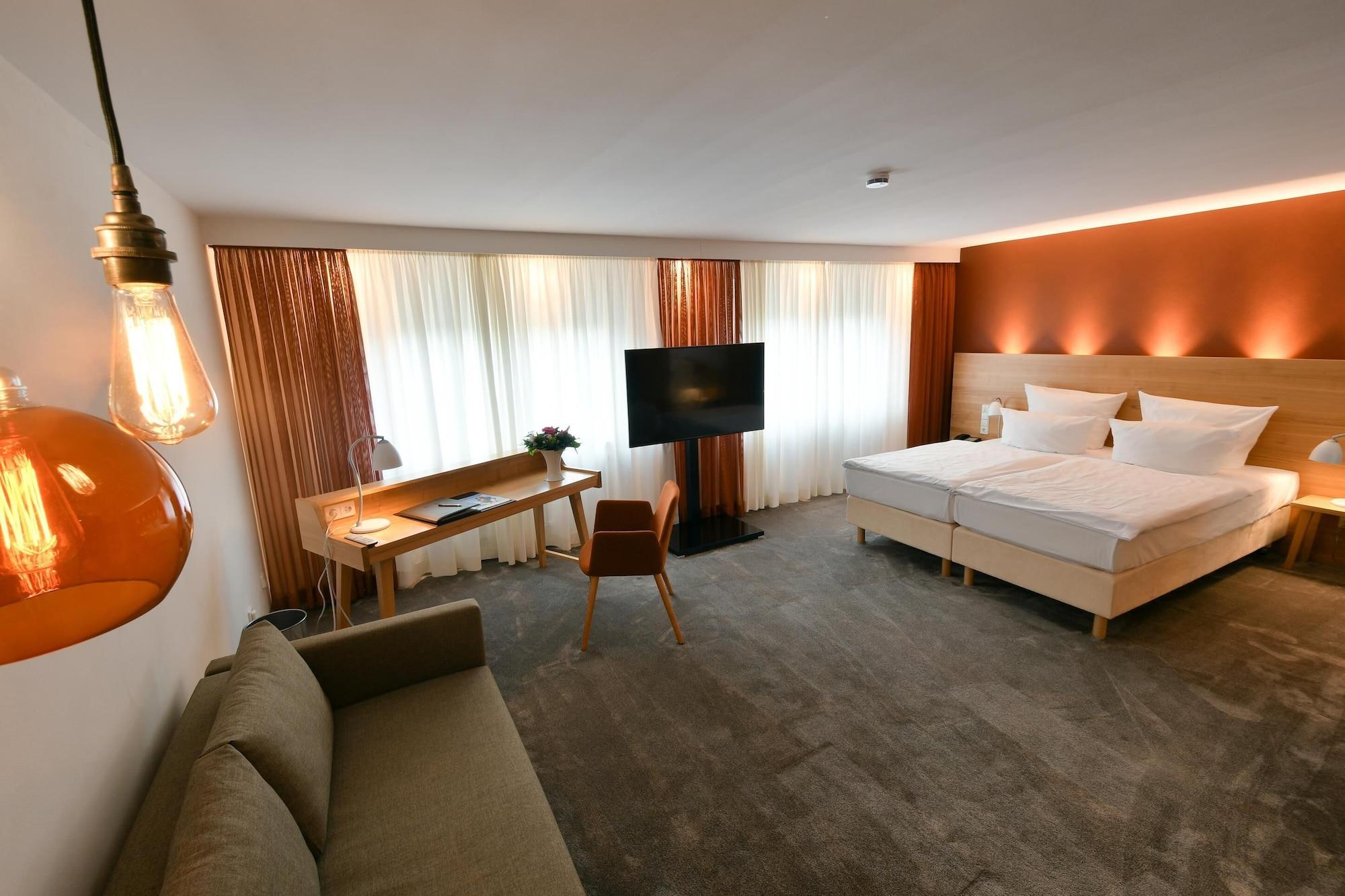 Hotel Adler Asperg Buitenkant foto