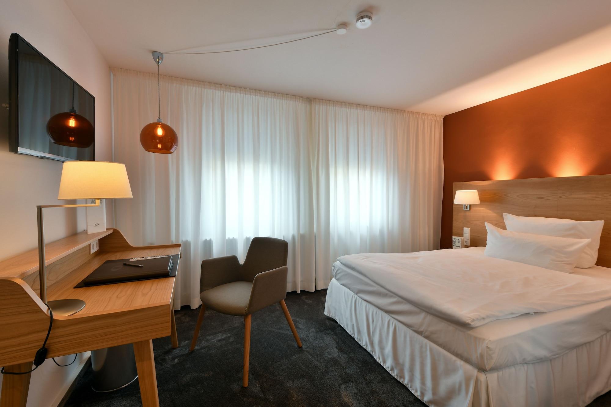 Hotel Adler Asperg Buitenkant foto