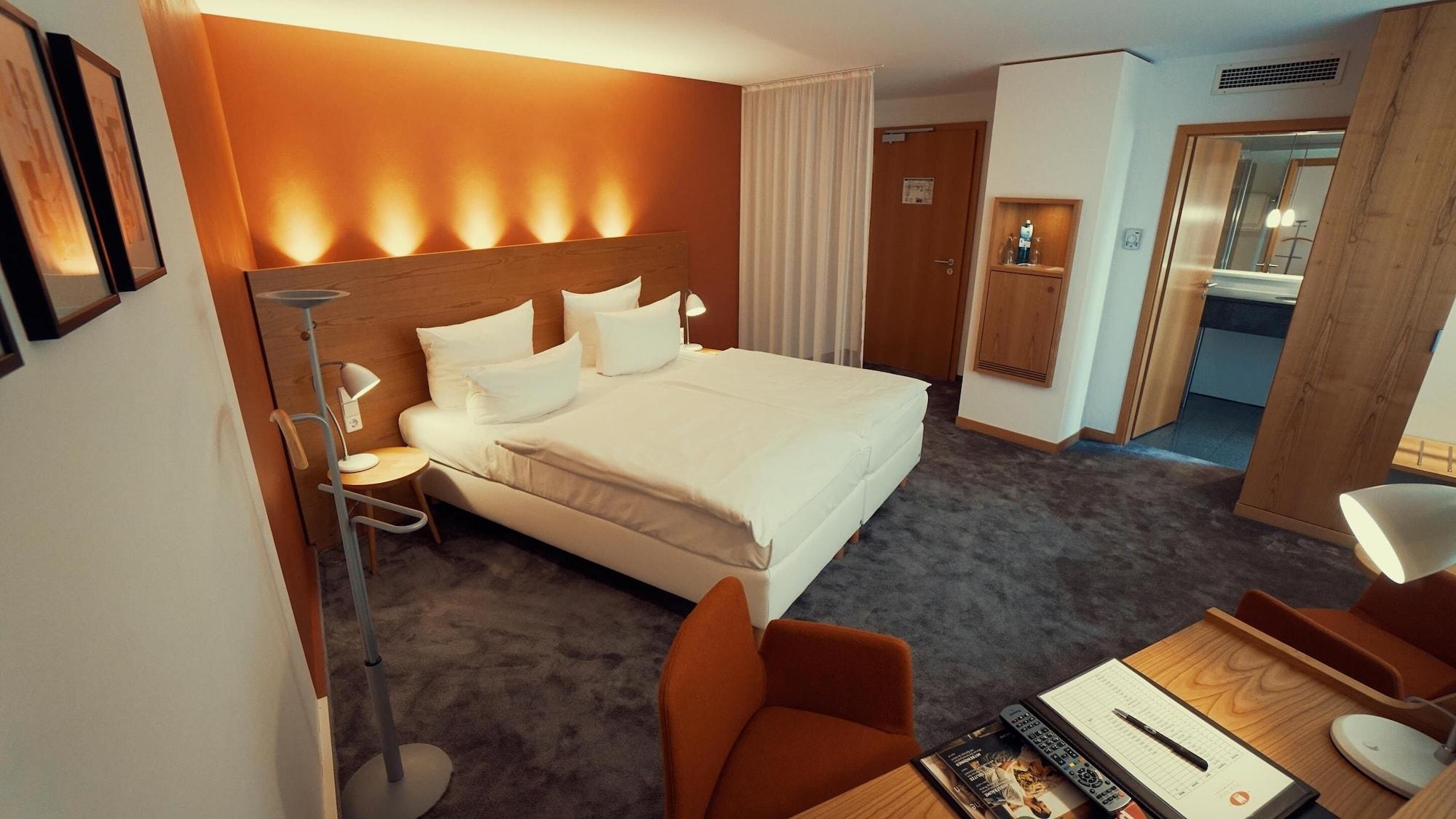 Hotel Adler Asperg Buitenkant foto
