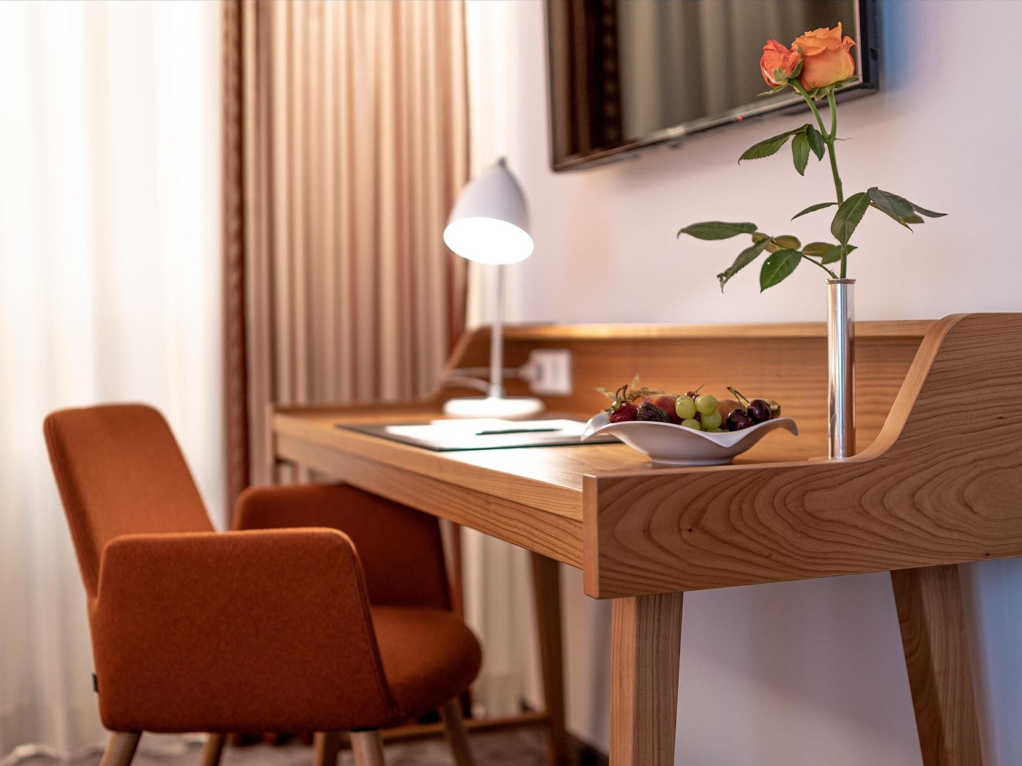 Hotel Adler Asperg Buitenkant foto
